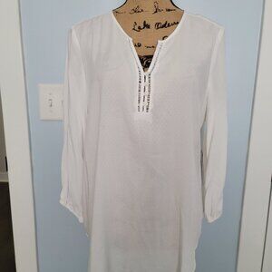 Liz Claiborne White Light Weight Blouse Medium, New With Tag!